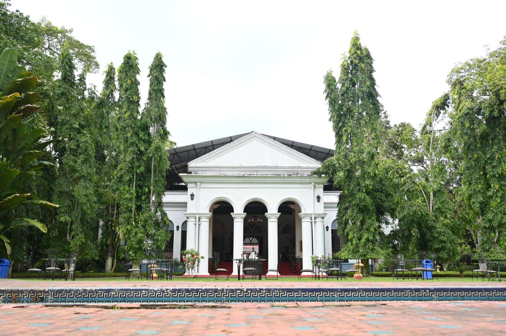 Hotel Thengal Manor Jorhāt Exterior foto