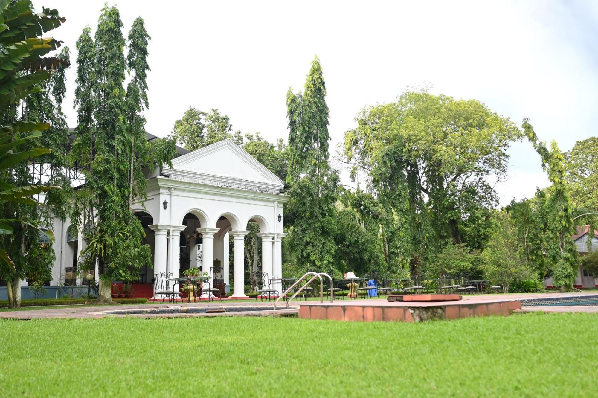 Hotel Thengal Manor Jorhāt Exterior foto