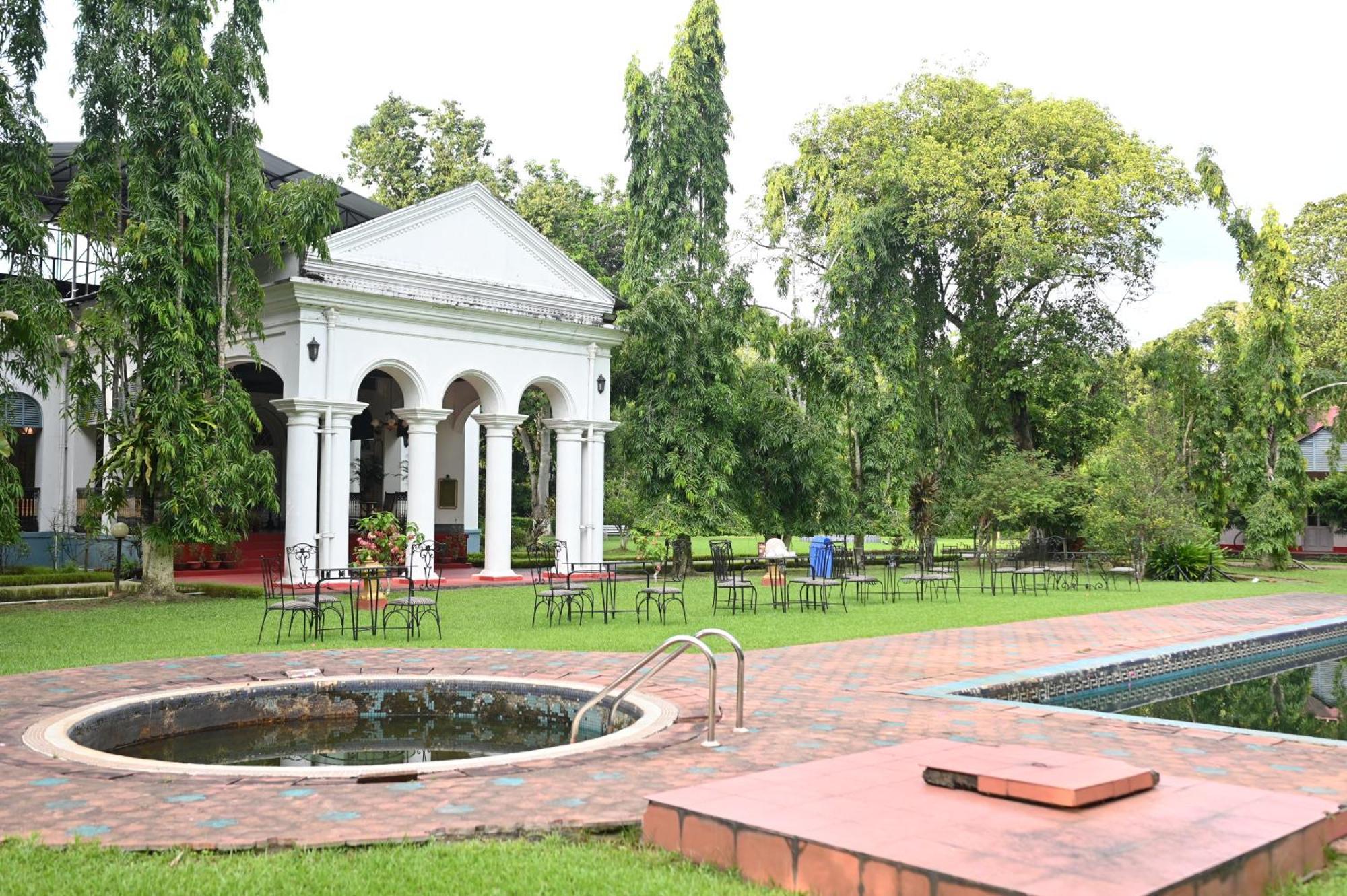 Hotel Thengal Manor Jorhāt Exterior foto